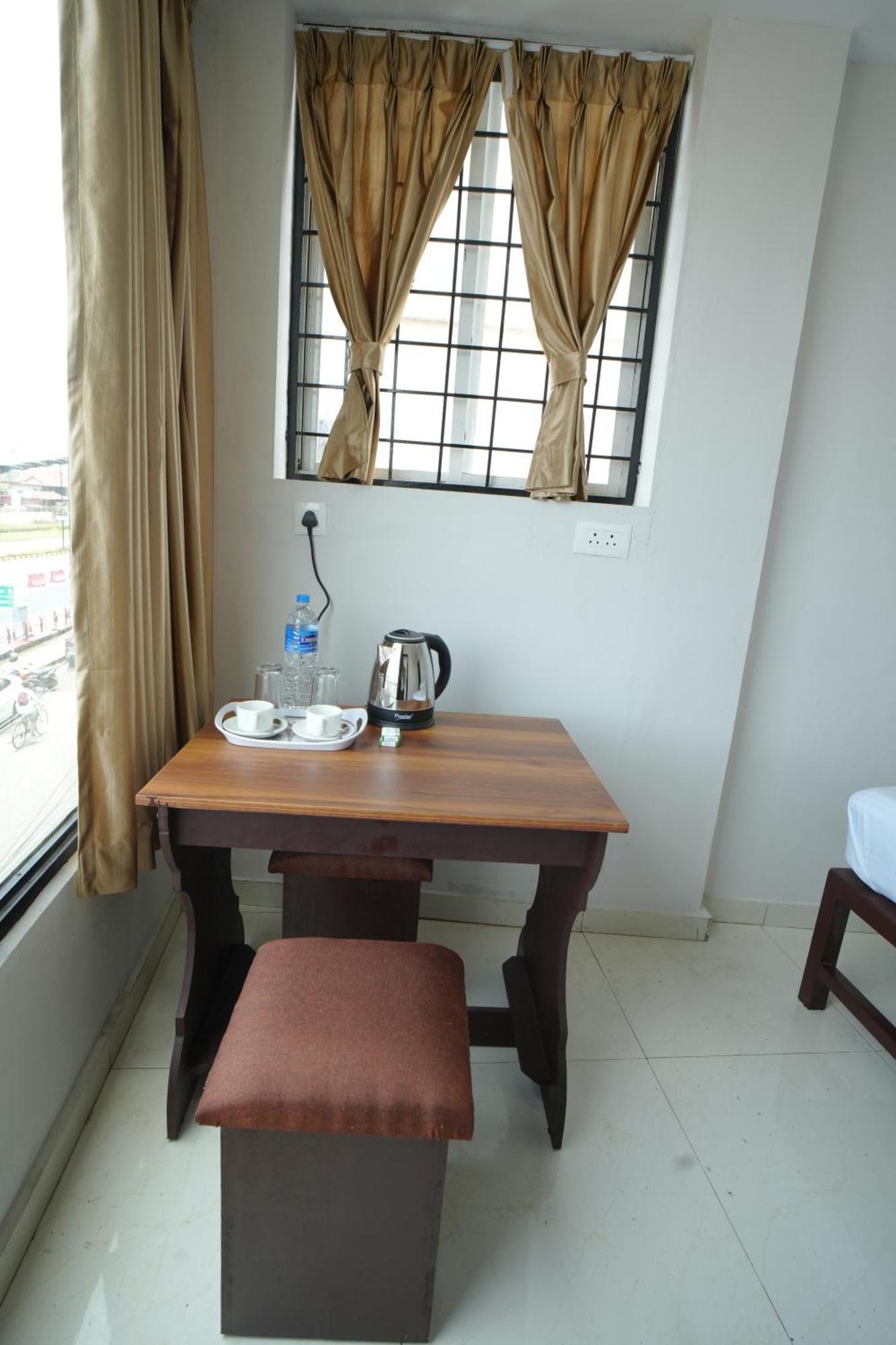 Hotel Port View Residency Pvr à Nedumbassery Extérieur photo