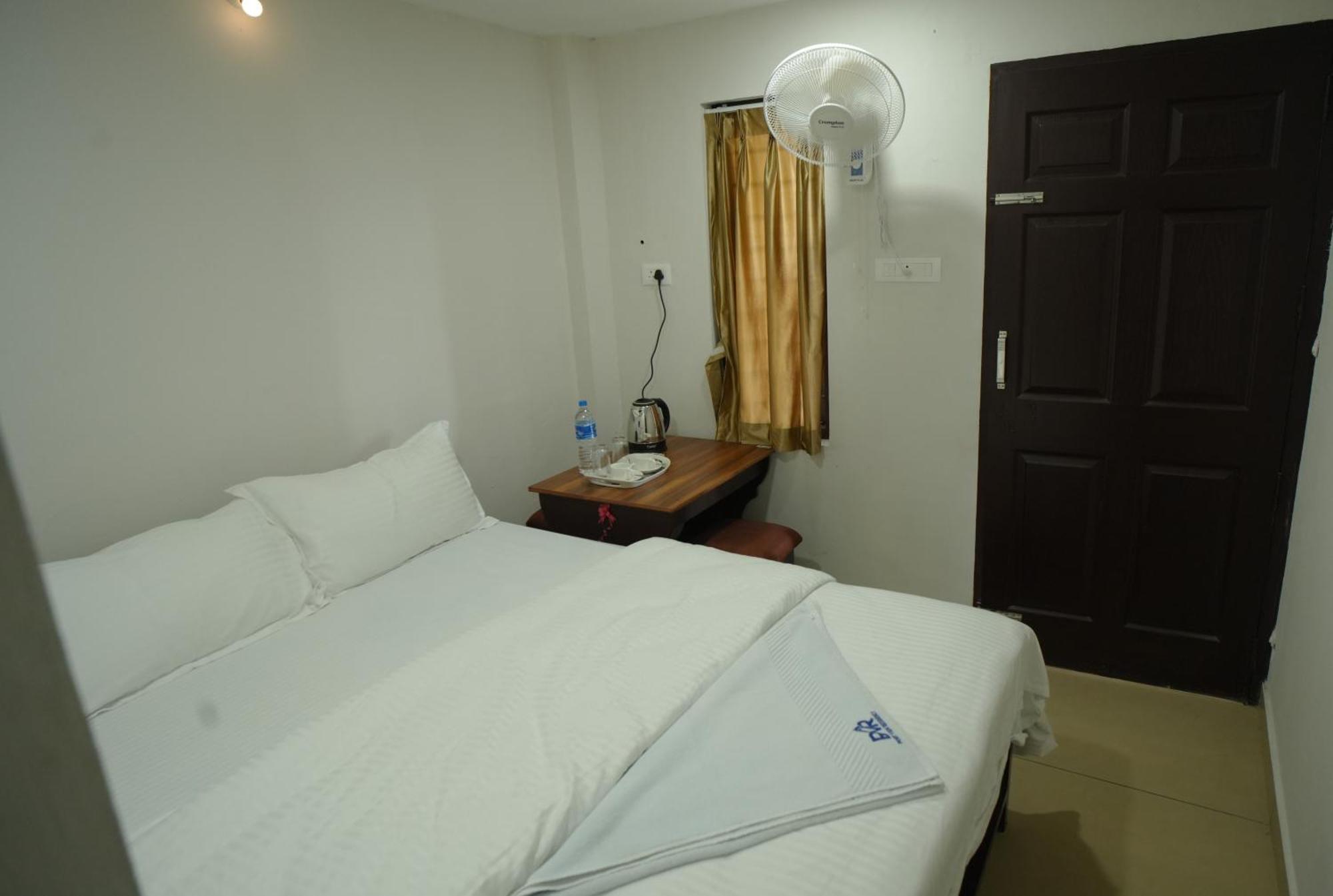 Hotel Port View Residency Pvr à Nedumbassery Extérieur photo