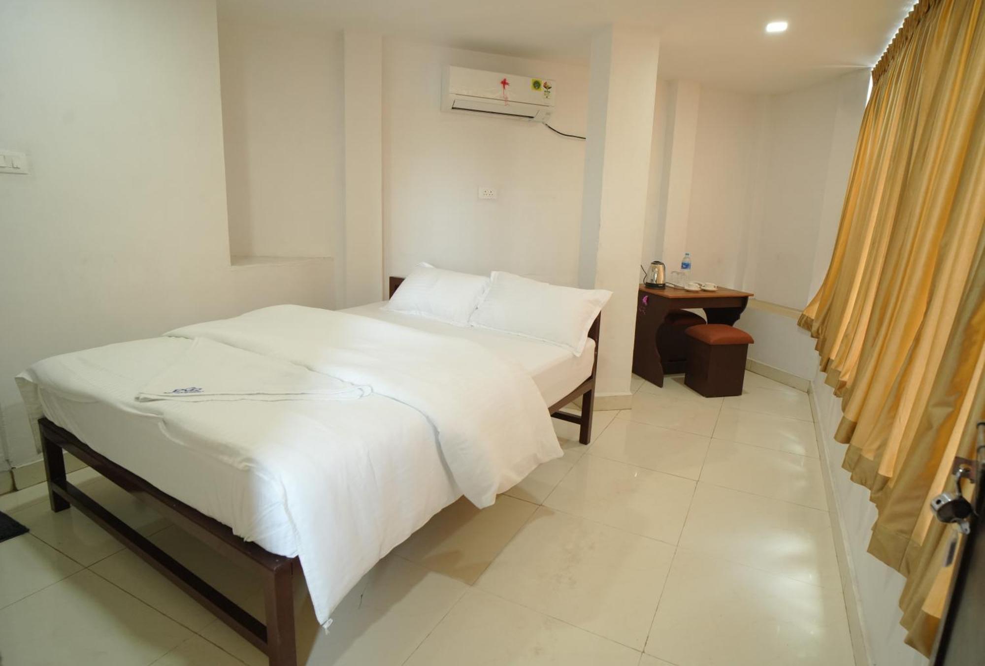 Hotel Port View Residency Pvr à Nedumbassery Extérieur photo