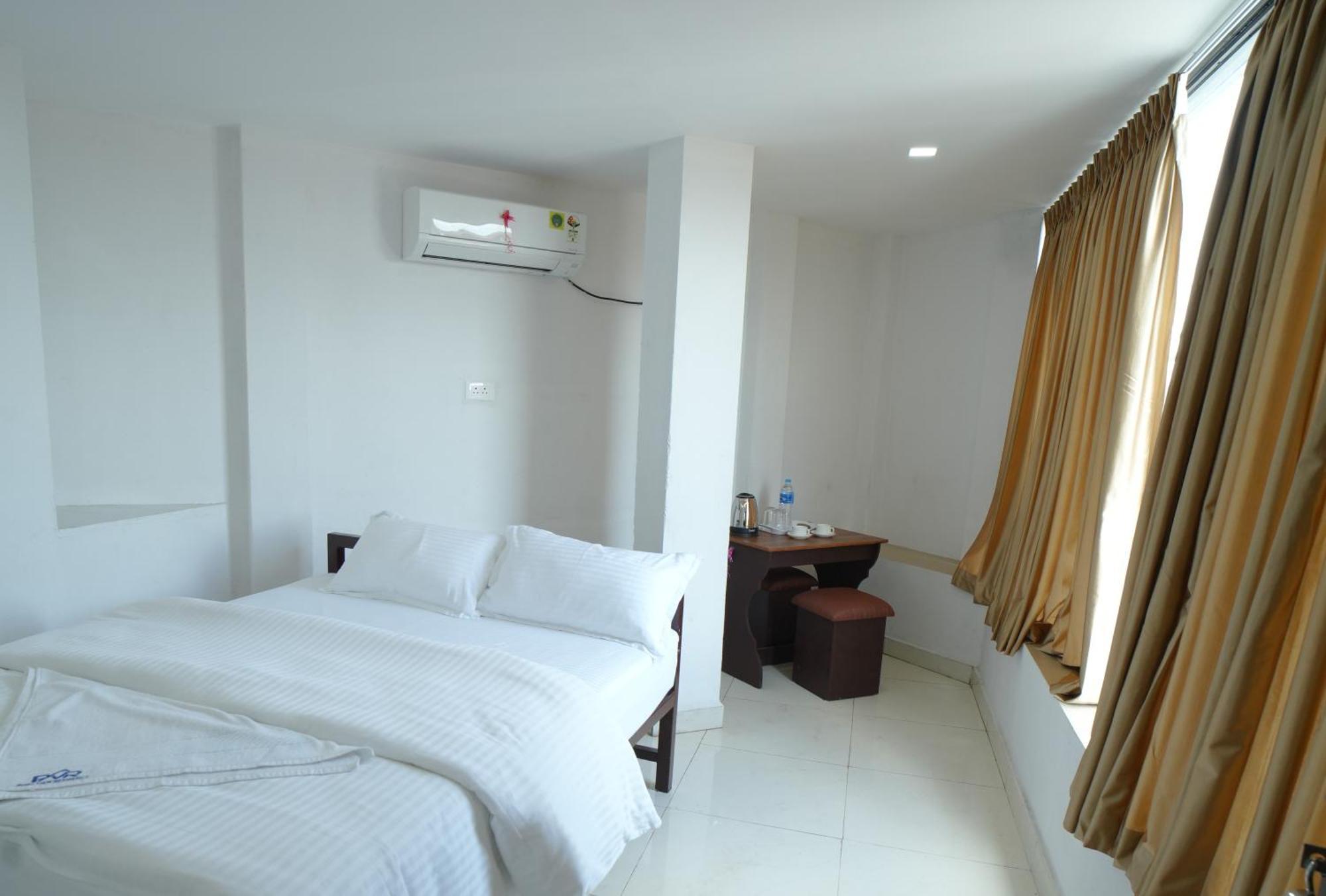 Hotel Port View Residency Pvr à Nedumbassery Extérieur photo