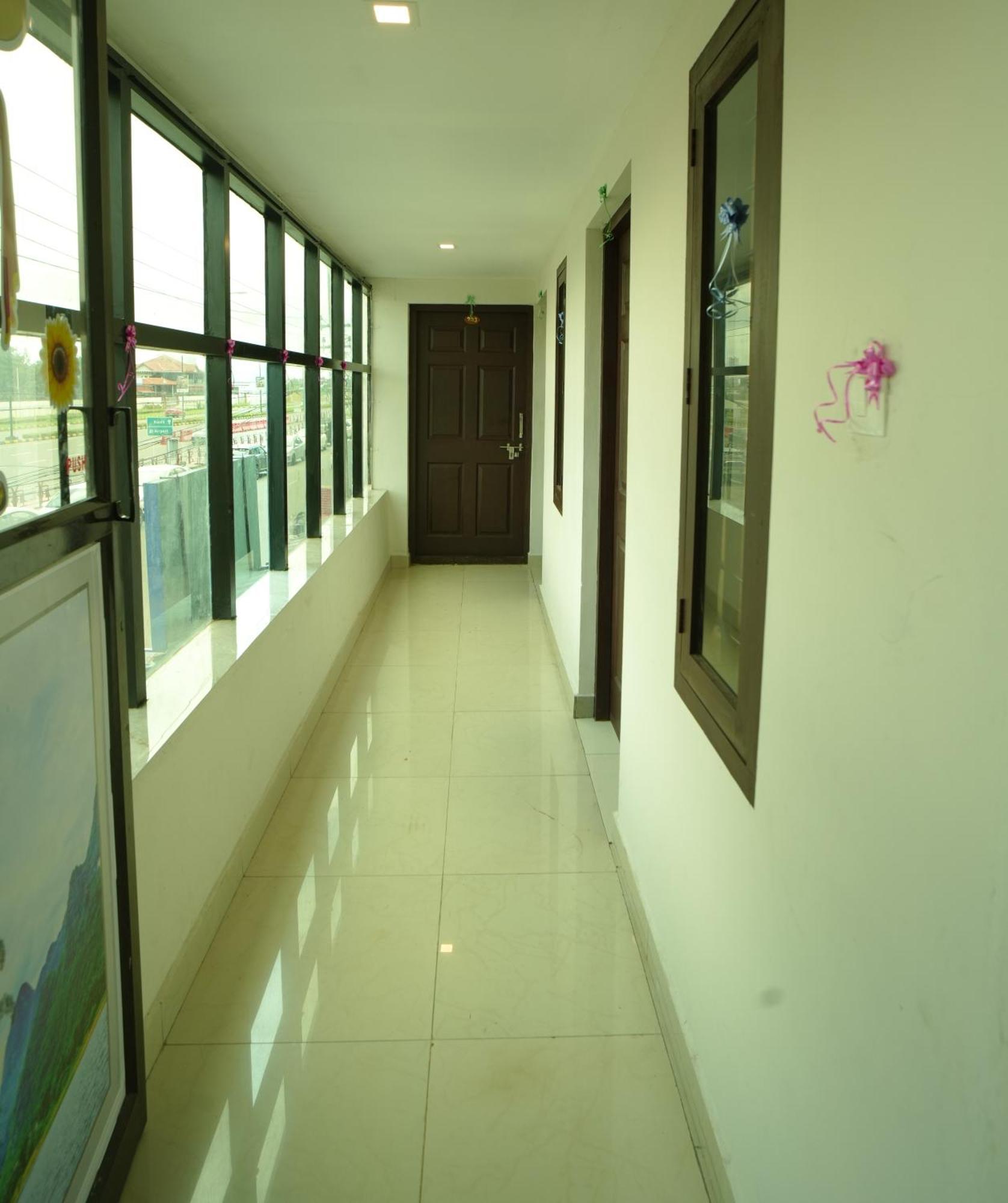 Hotel Port View Residency Pvr à Nedumbassery Extérieur photo