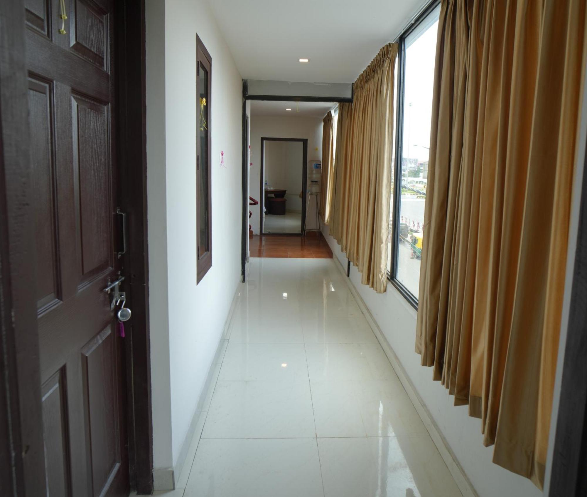 Hotel Port View Residency Pvr à Nedumbassery Extérieur photo