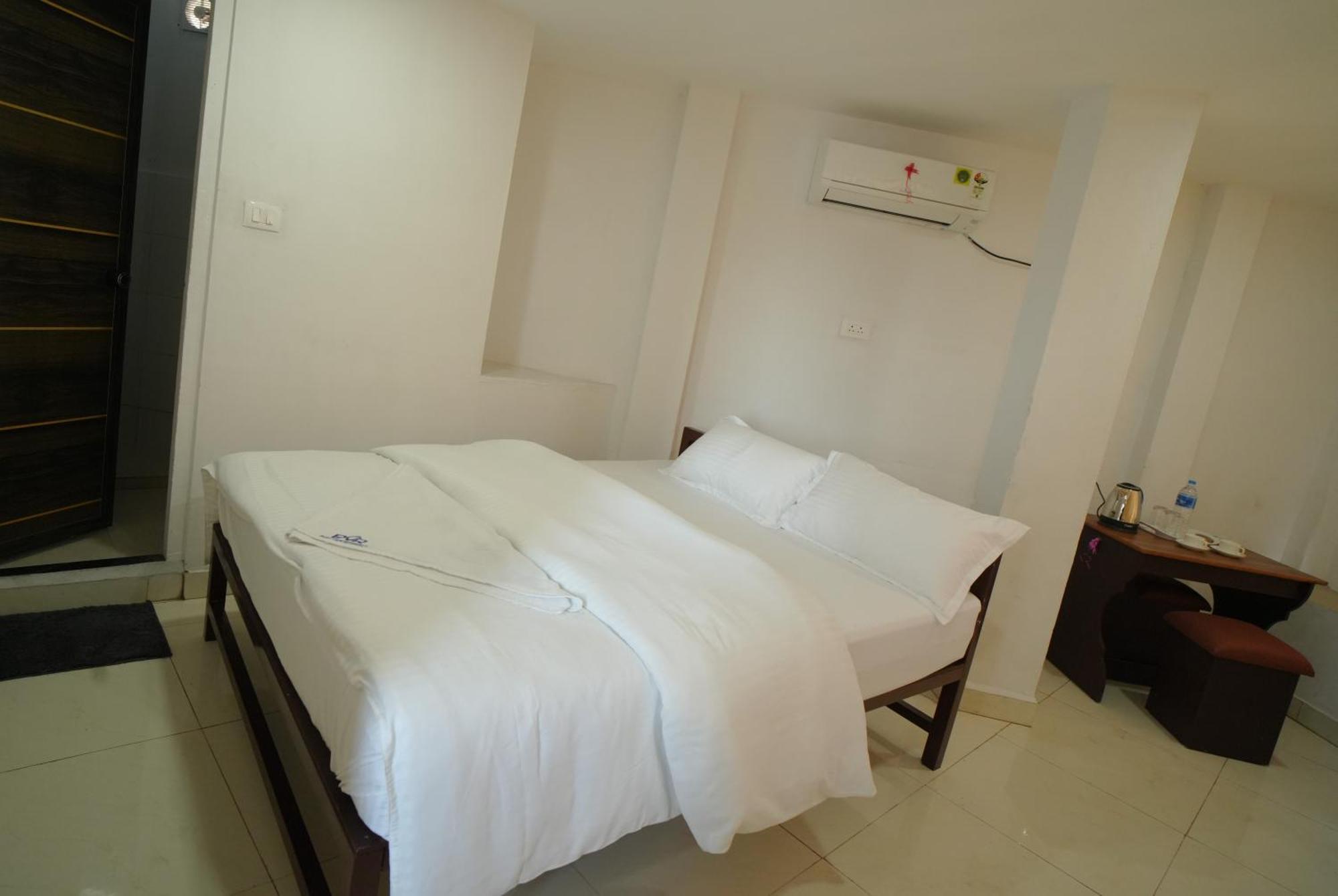 Hotel Port View Residency Pvr à Nedumbassery Extérieur photo