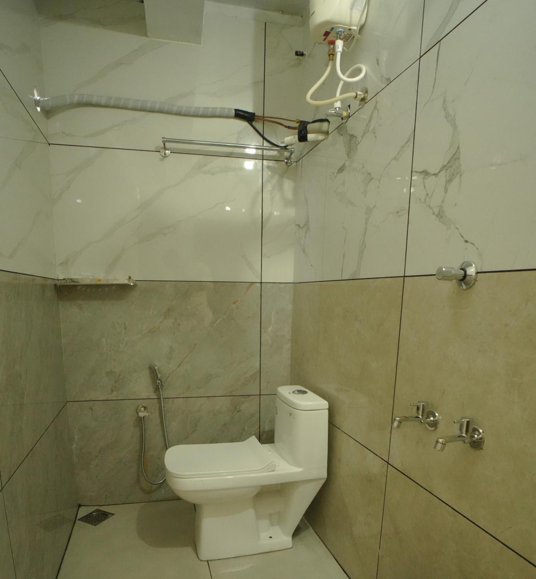 Hotel Port View Residency Pvr à Nedumbassery Extérieur photo