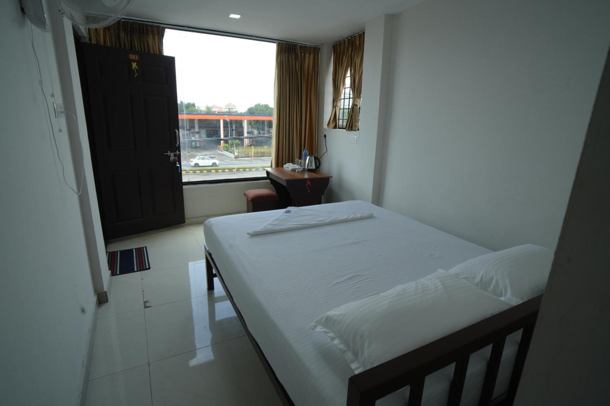 Hotel Port View Residency Pvr à Nedumbassery Extérieur photo