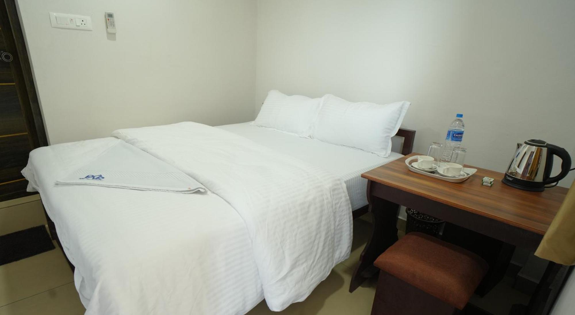 Hotel Port View Residency Pvr à Nedumbassery Extérieur photo