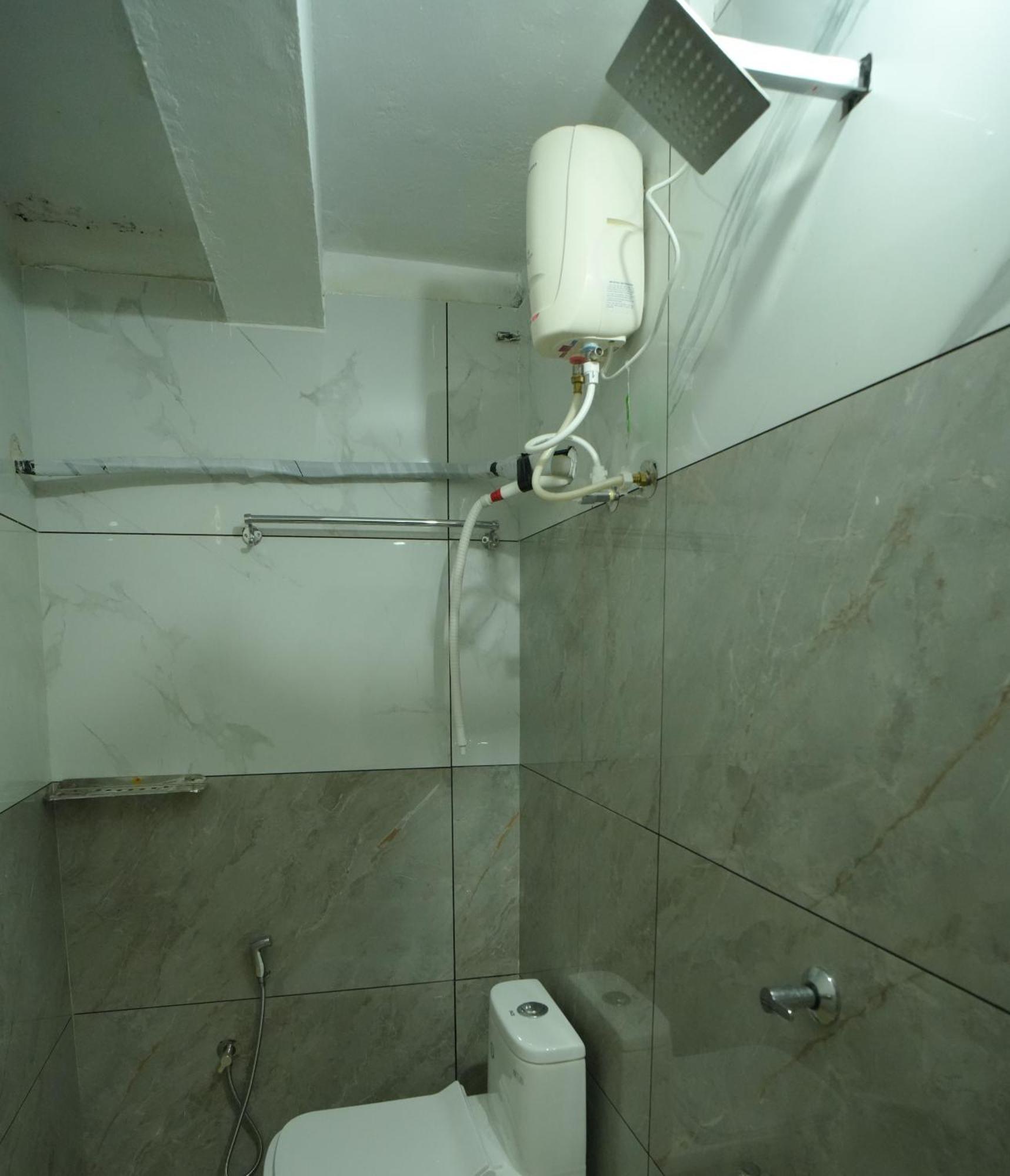 Hotel Port View Residency Pvr à Nedumbassery Extérieur photo